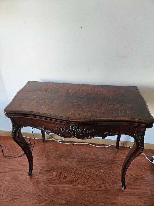 Mesa de jogo pau santo