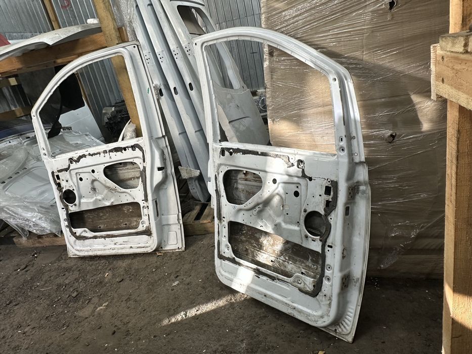 Дверь передняя левая, правая Mercedes Vito 639, Viano