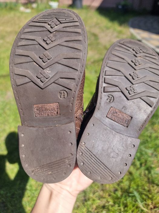 Віддам черевики дитячі