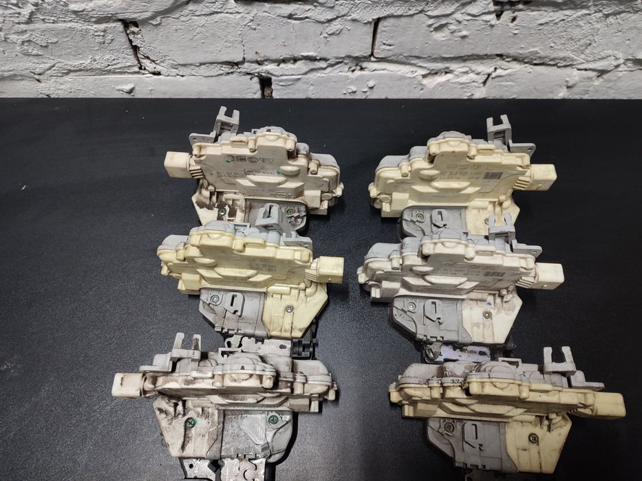 Замок дверей Пассат б6 б7 Октавія А5 Гольф 6 5  замок двери Passat b6