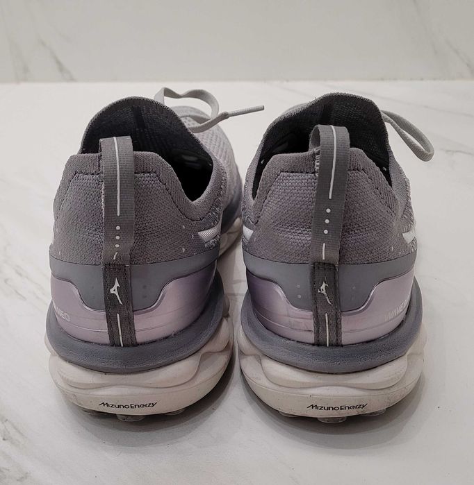 Mizuno Wave Sky Neo | SZARE