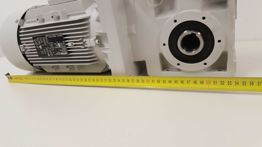 motoreduktor Lenze M55AP090M045E00CT 1,1kW 116obr.