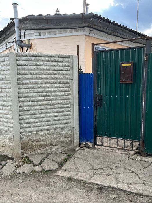 Продам 1/2 окремий двір , 25 школа !