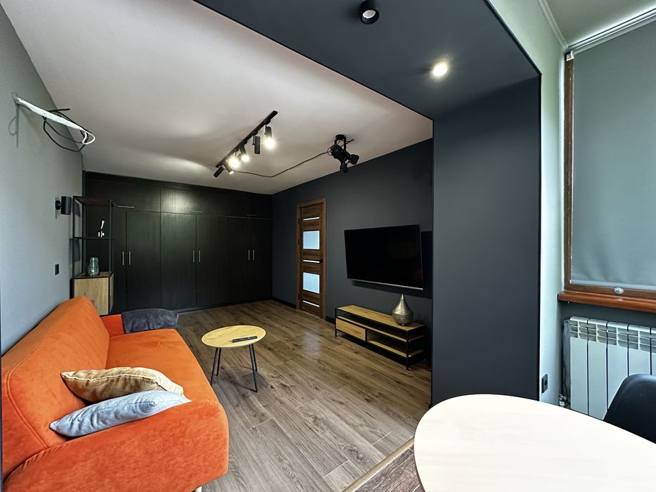 Оренда квартири по вул. Домбровського з автономним опаленням