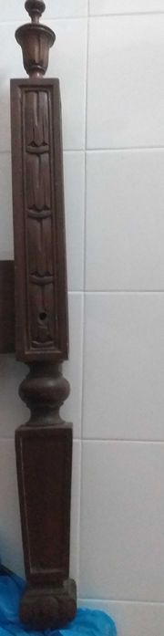 Cama antiga maciça em bom estado desmontada