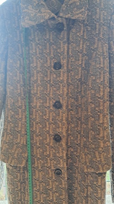 Casaco comprido pelo joelho Benetton, mulher em bom estado