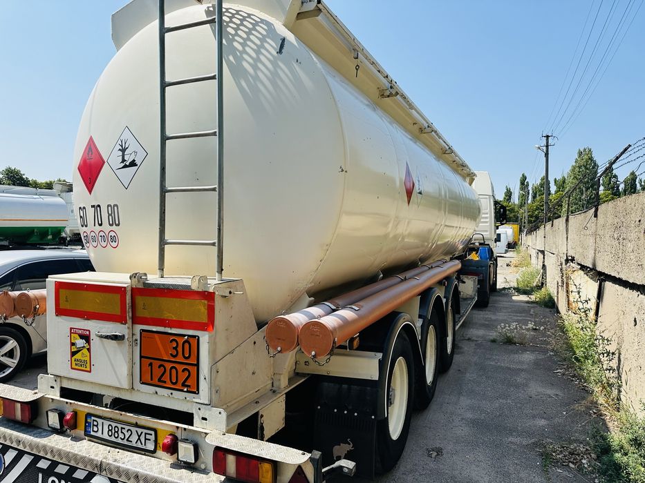 Бочка fruehauf 9 секцій ADR