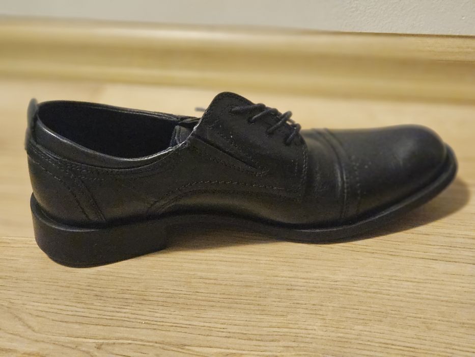 Buty garniturowe czarne WOJAS rozm. 38