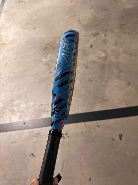 Vendo raquete de padel Babolat air veron de 2024 nova