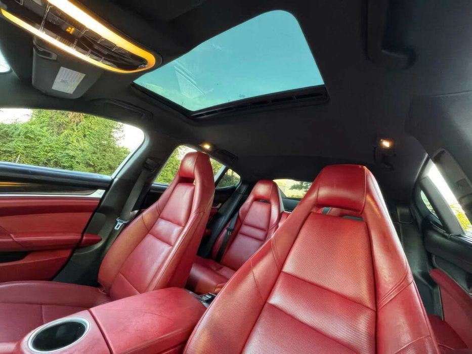 Porsche Panamera 4S      2015