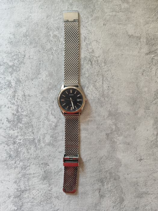 Продам годинник casio VR 50