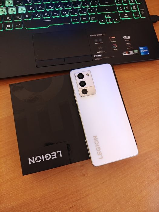 Ігровий смартфон Legion Y70 snapdragon