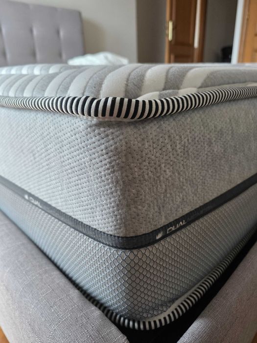 Cama de casal com colchão