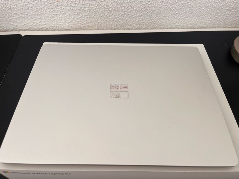 Microsoft Surface Laptop Go