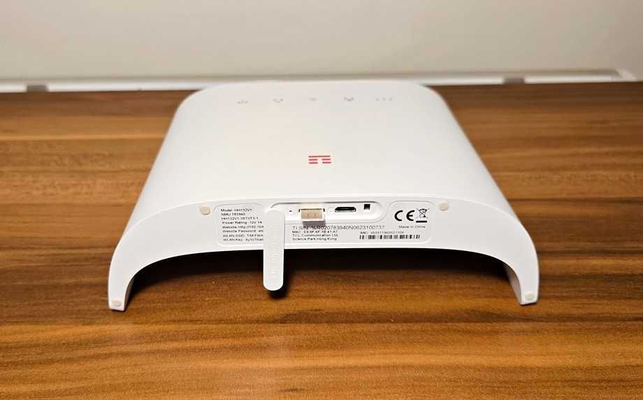 Router 4G+ TCL HH132V1 / Wi-Fi 6 / Internet até 600mbps!  SIM (Livre)
