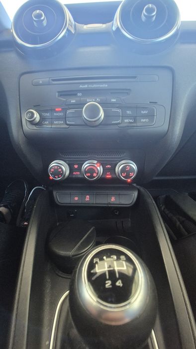 Audi A1 1.6 TDI 105cv S line – 2011 – 220.000 km