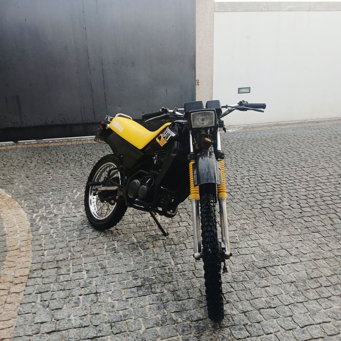 Yamaha DT 50 preta/amarela