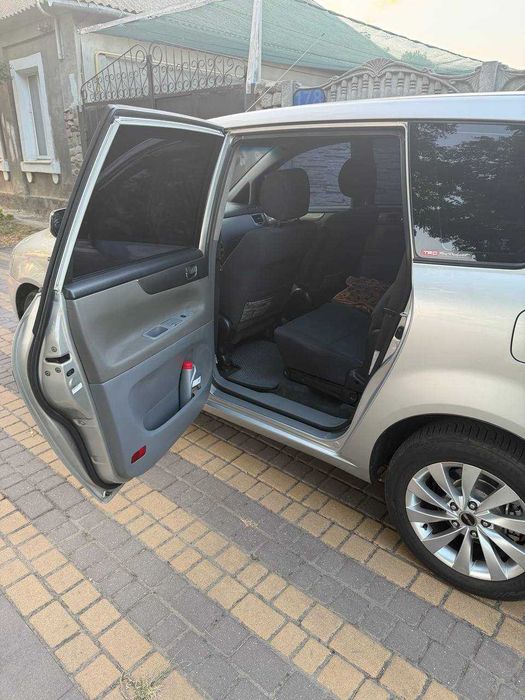 Продам Toyota Avensis Verso 2002 р.в.