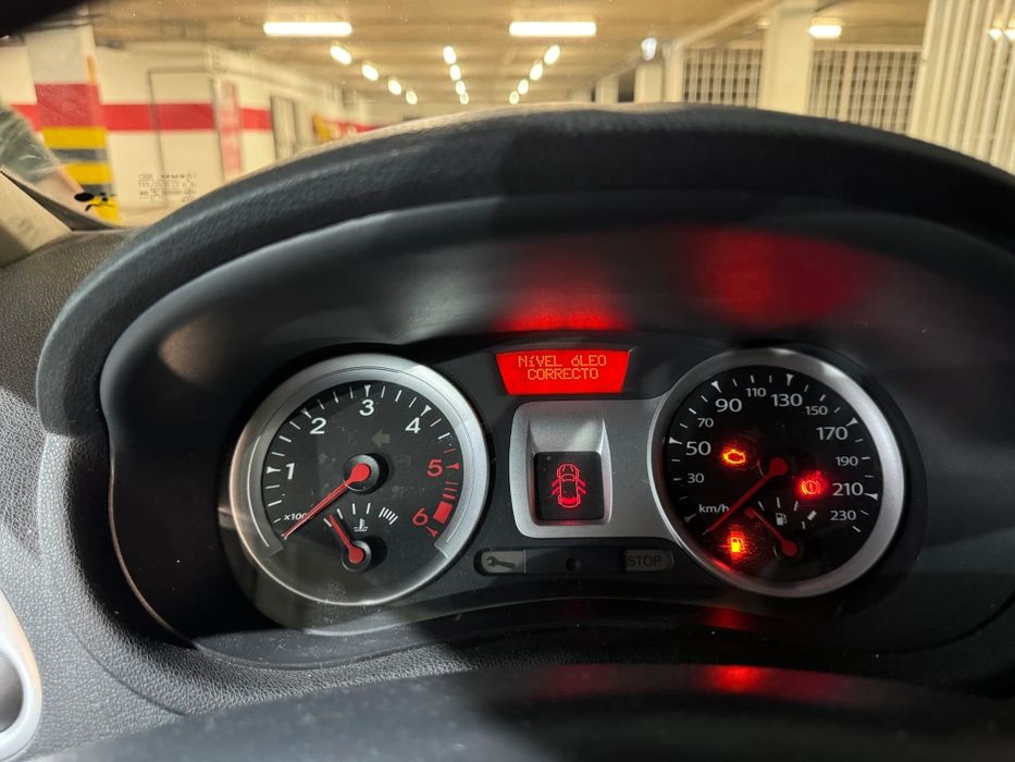 Vende-se  Clio viatura estimada