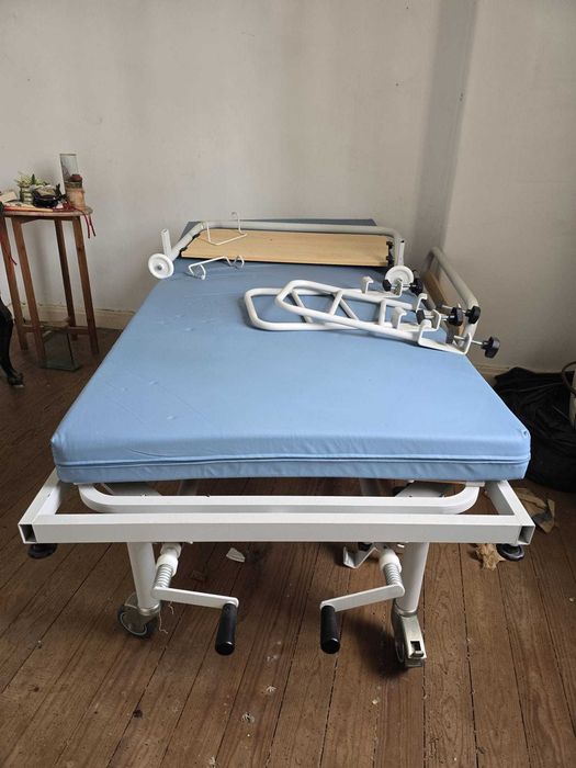 Cama articulada para idosos