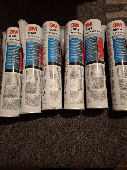 Sikaflex fix uszczelniacz do spoin stosoeany w motoryzacji