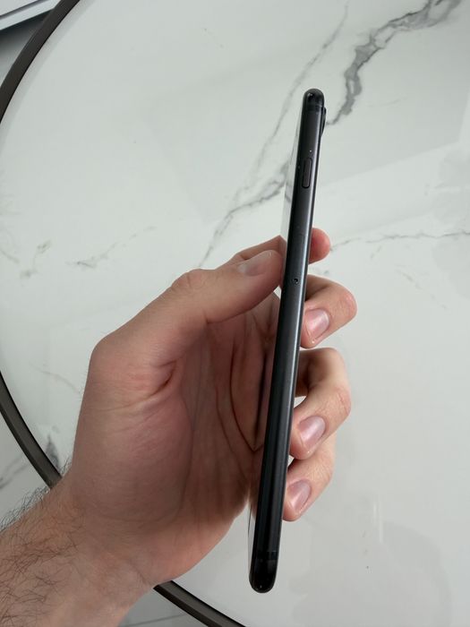 iPhone 7 Plus A1784 заблокованний