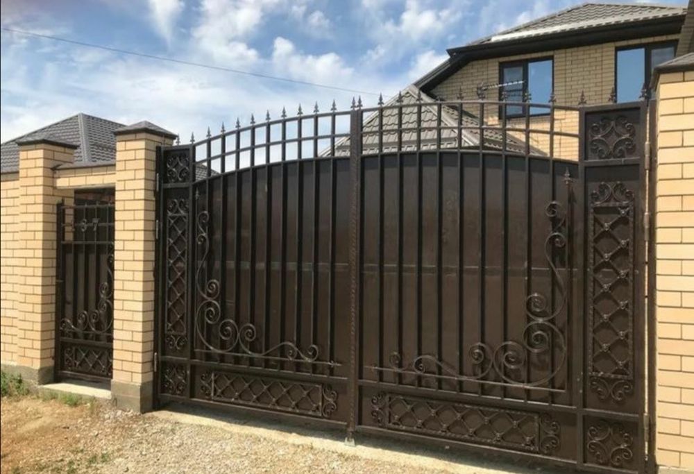 Розпашні ворота під замовлення.