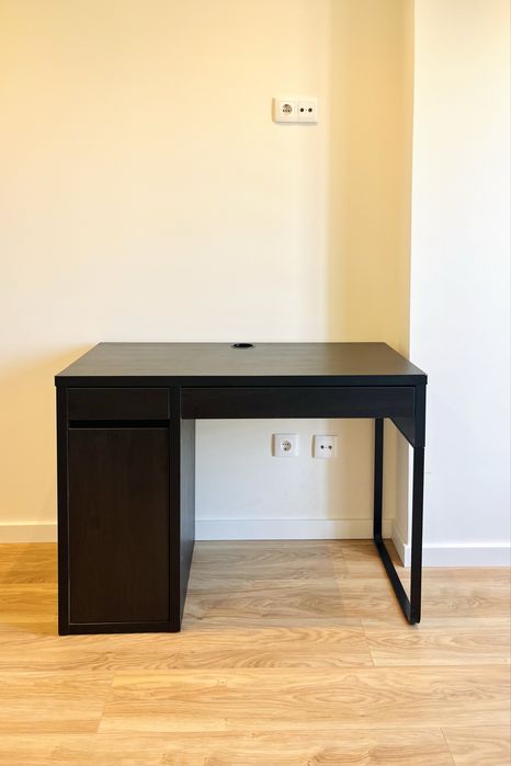 Secretária IKEA em ótimo estado