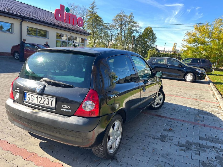 Renault Clio Renault Clio z 2004 roku - Moc: 55 KM - Pojemność silnika: 1149 cm³