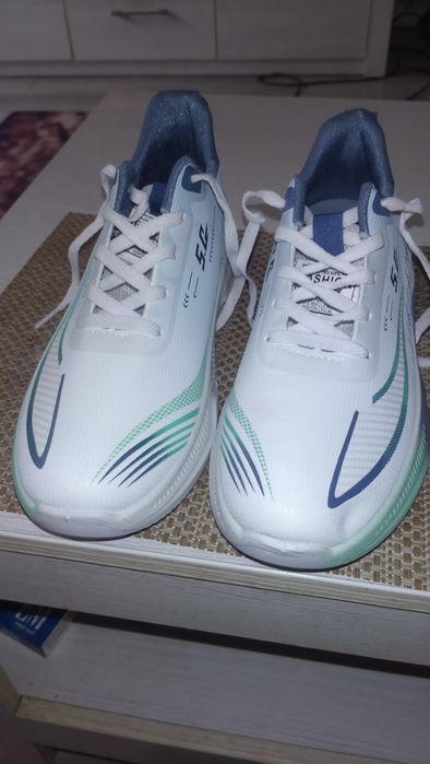 Buty sportowe typu adidas