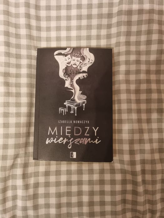 Książka. Między wierszami.