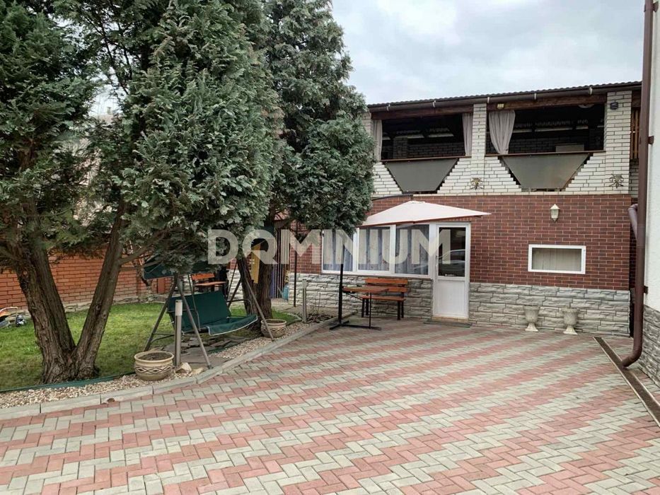 Комфортний будинок для життя і бізнесу у Виноградові