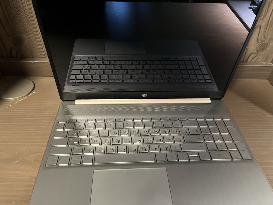 Laptop HP, dotykowy ekran!
