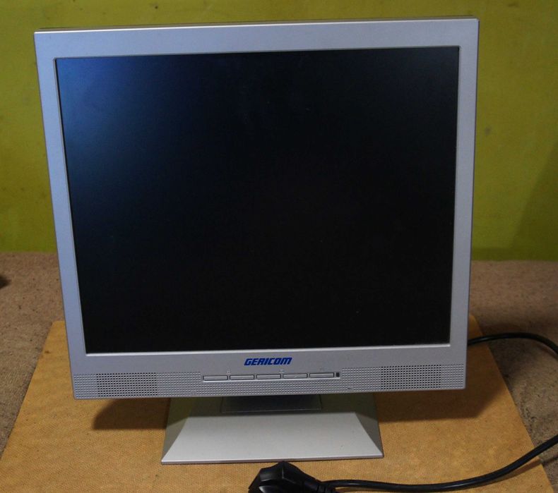 Monitor 19" cali wbudowane głośniki