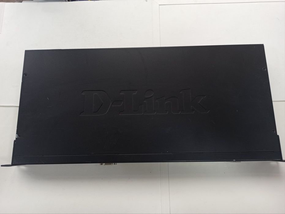 Коммутатор сетевой D-Link DES-3028