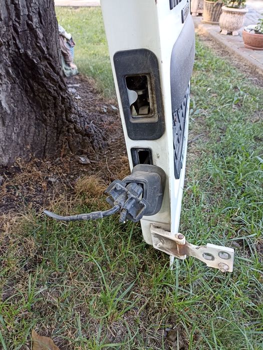 Дверка задня ліва Форд коннект .