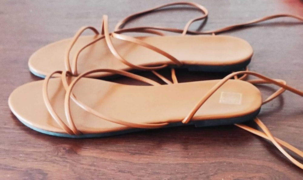 Sandalias T.40 cor camel