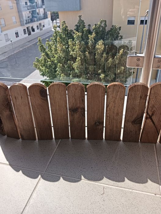 3 cercas / vedação / separador: Medidas aproximadas:  120 cm x 20 cm*