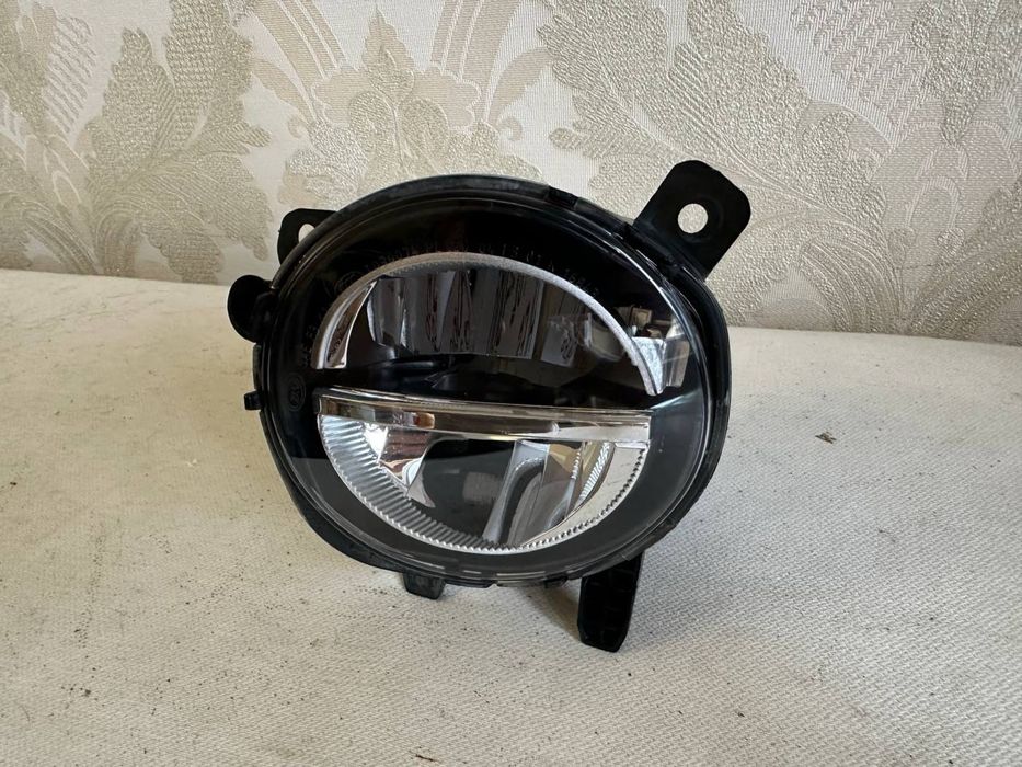 Противотуманная фара левая (водительская сторона) BMW f10-11 2014-2016