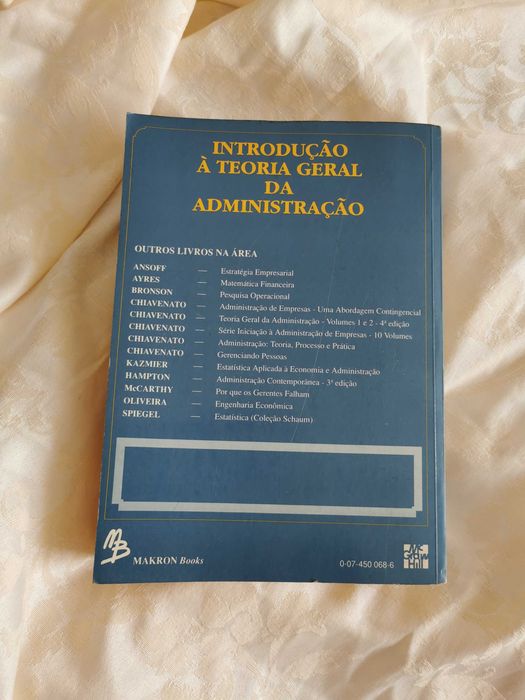Livro científico Introdução à Teoria da Administração