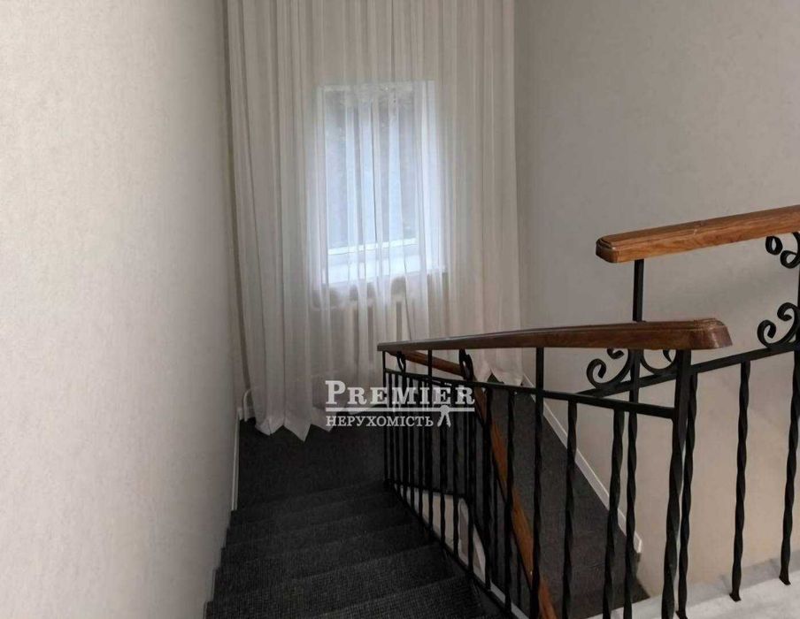 Продам 2-поверховий будинок в Одесі