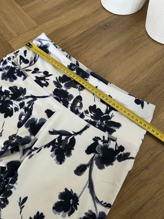 Legginsy w kwiaty damskie