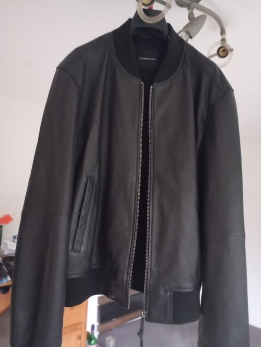 Кожаная куртка итальянского бренда.