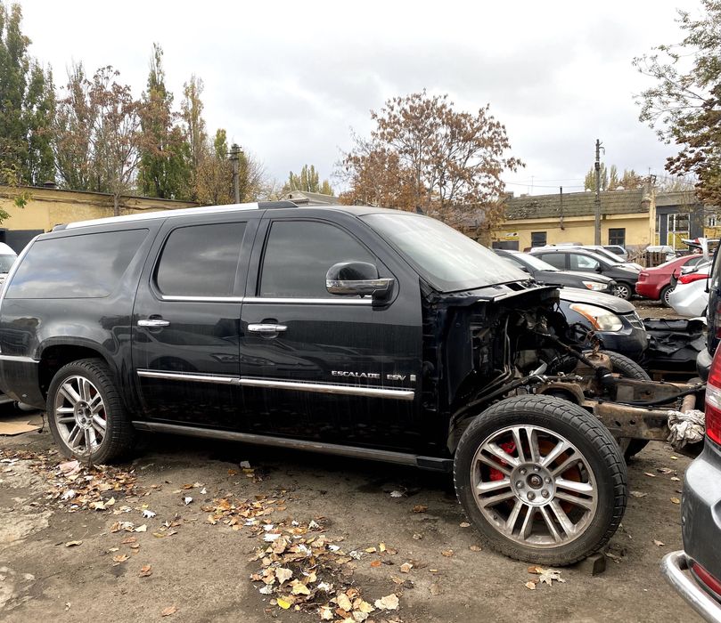 Авто Cadillac Escalade ESV 2007 года
