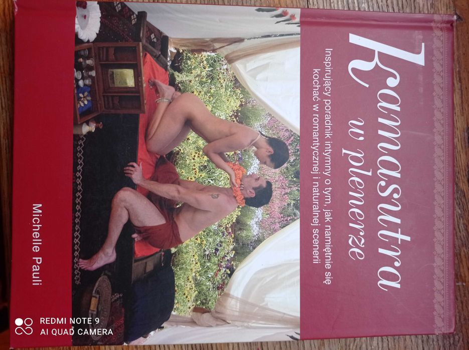 Książka Kamasutra w plenerze ilustrowana