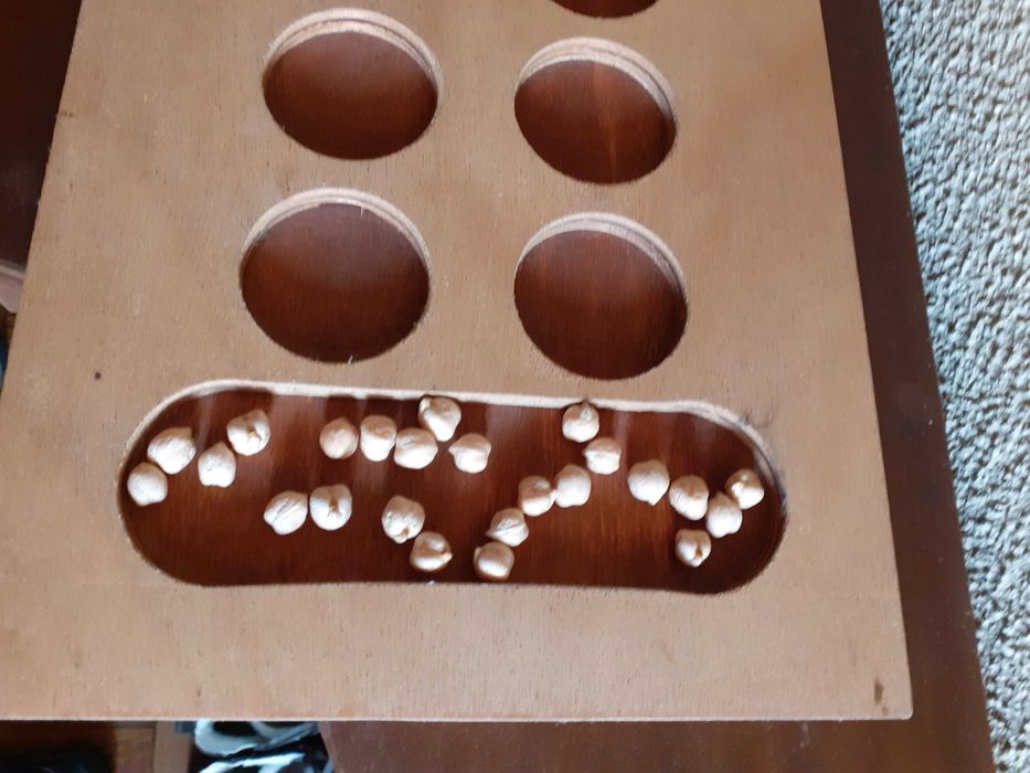 Jogos tradicionais em madeira - Ouri e Torre de Hanoi