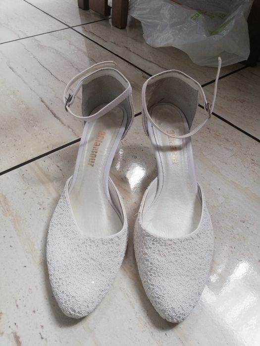 Szpilki ślubne białe