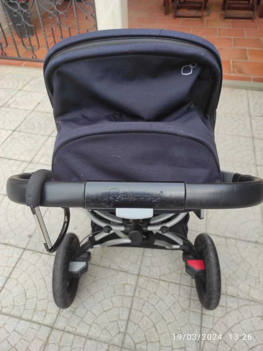 Carrinho de bebé, alcofa e muda fraldas