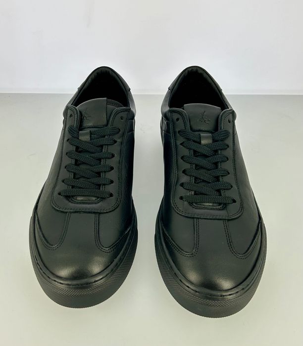 Sapatilhas homem em pele cor preta!