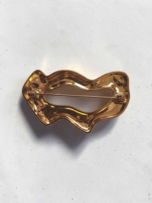 Elegancka złota broszka – Nieregularny, nowoczesny kształt